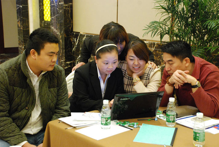 高瞻遠矚，移攬?zhí)煜? 2014年百度移動推廣峰會會議報道